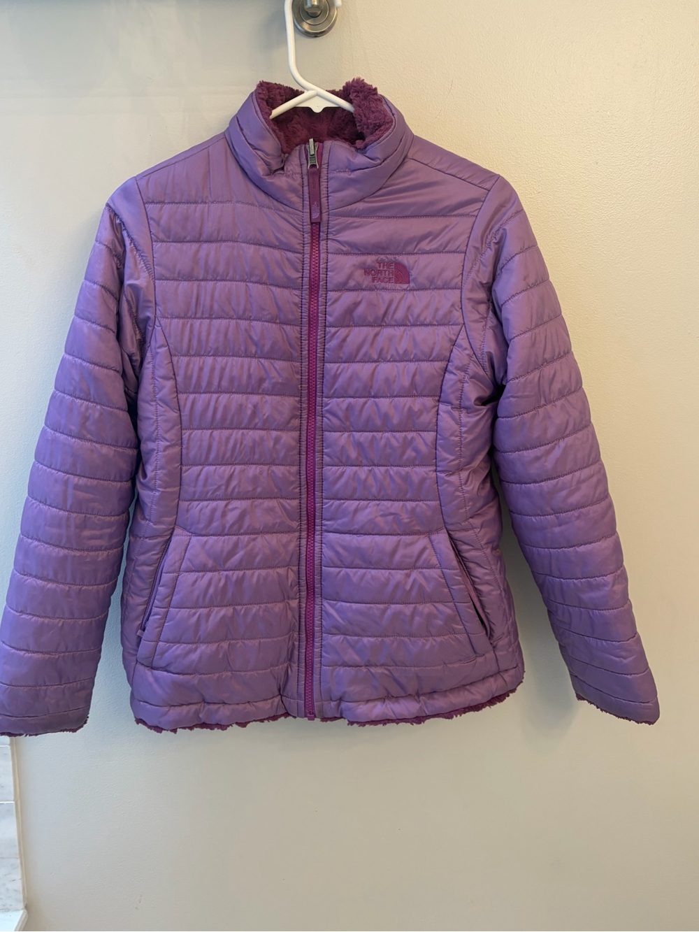 The North Face Girls' Purple reversible Puffer Jacket med 10/12 warm furry soft